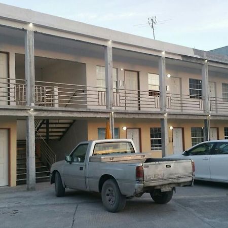 Hotel Estrella ماتاموروس المظهر الخارجي الصورة