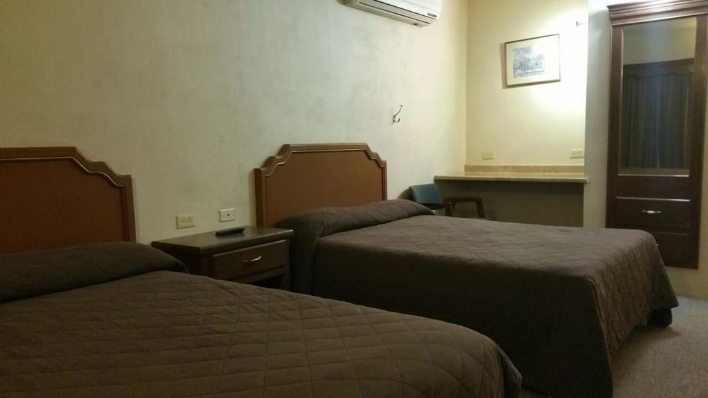 Hotel Estrella ماتاموروس المظهر الخارجي الصورة