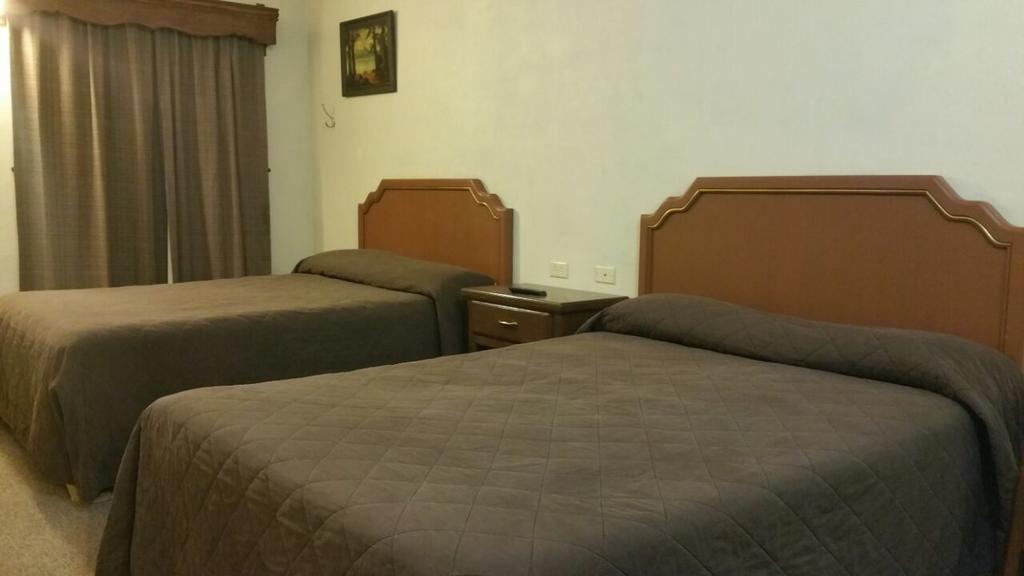 Hotel Estrella ماتاموروس المظهر الخارجي الصورة