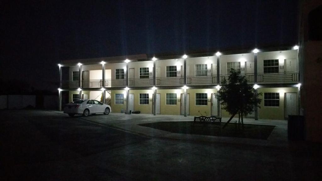 Hotel Estrella ماتاموروس المظهر الخارجي الصورة