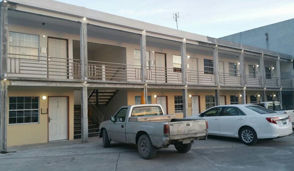 Hotel Estrella ماتاموروس المظهر الخارجي الصورة