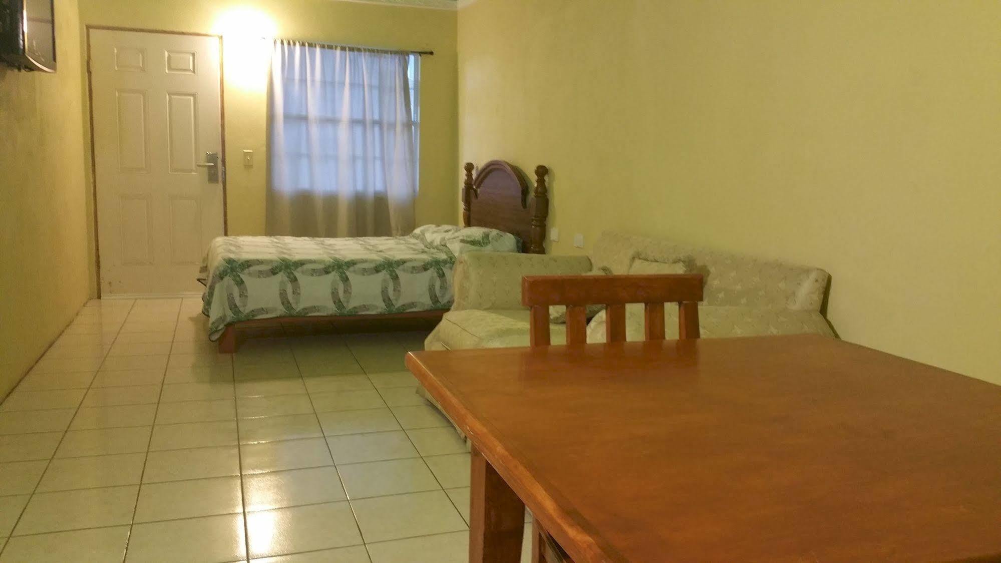 Hotel Estrella ماتاموروس المظهر الخارجي الصورة